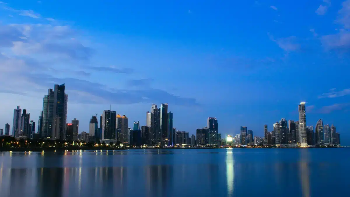 Explorando Ciudad de Panamá 6 explorando la ciudad de Panamá de noche